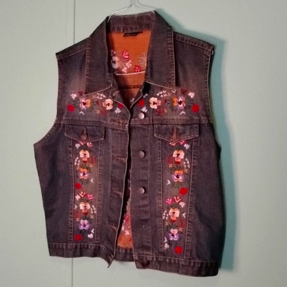 Follower Jean Vest